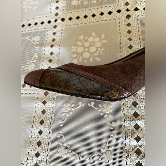 DeLiso vintage leather upper heels Size 7 1/2AA. NWOT - Picture 5 of 9